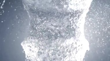 Su - yavaş hareket - 1050fps