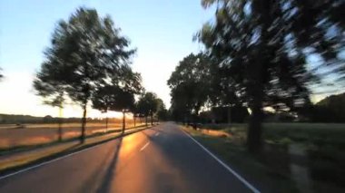 Shot - gün batımında Road - alacakaranlıkta sürüş