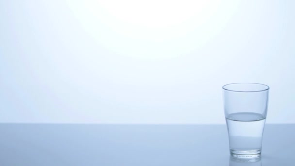 Demi plein verre d'eau 