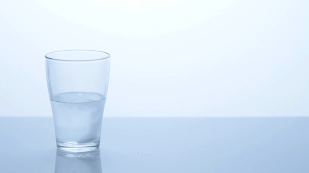 Demi plein verre d'eau 