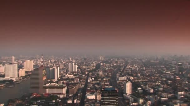 O horizonte de Banguecoque ao pôr do sol — Vídeo de Stock