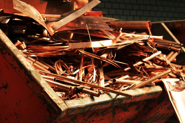 Montón de recortes de lámina de cobre —  Fotos de Stock