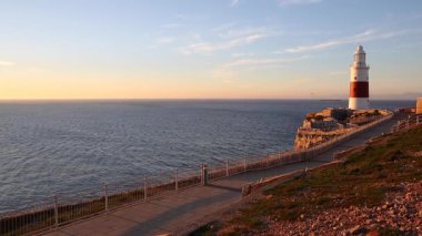 Deniz feneri - gün batımı