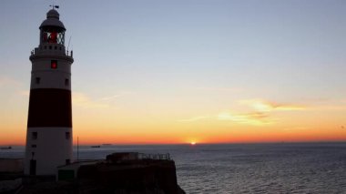 Deniz feneri - gün batımı