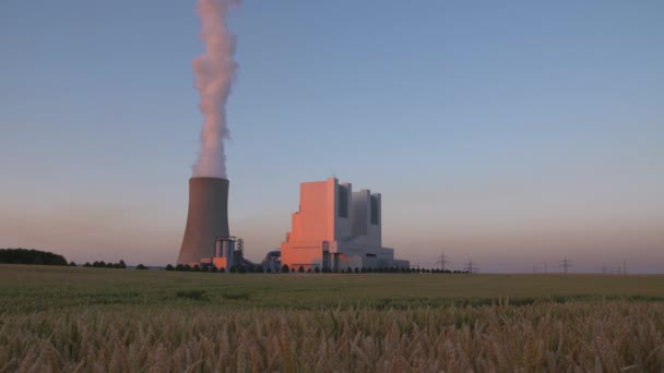 Kömürle çalışan elektrik santrali — Stok video