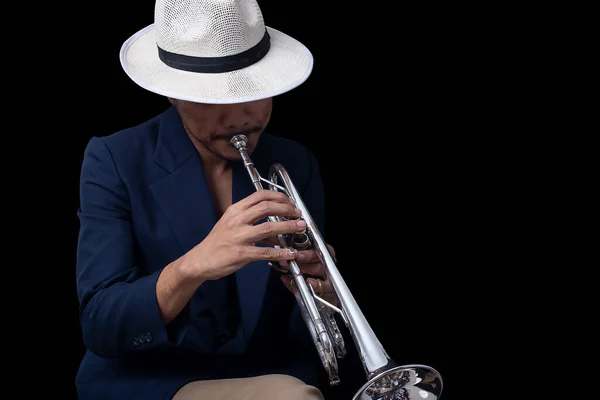 Yakın plan klasik trompet orkestrası. 