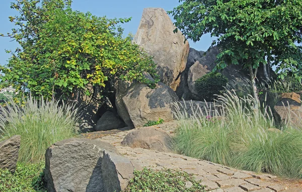 Pathway with Rough Granite Stone Tiles — Stock Photo, Image