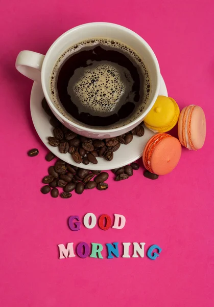 Etiqueta bom dia, xícara de café com macaroons — Fotografia de Stock