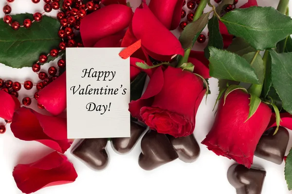 Etiqueta Feliz Día de San Valentín con pétalos de rosa roja, rosas rojas — Foto de Stock