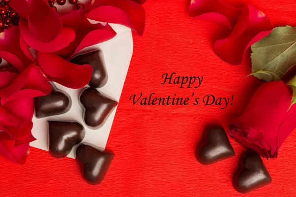 Etiqueta Feliz Día de San Valentín con rosas rojas y dulces — Foto de Stock