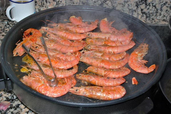 Grandes Langostinos Rojos Cocinados Parrilla —  Fotos de Stock