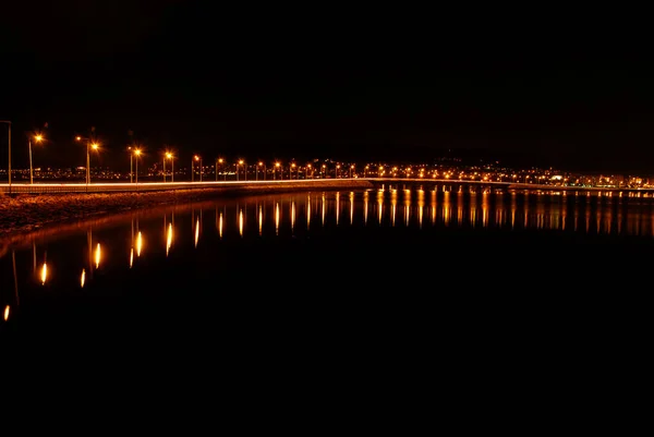 Pont Lumineux Nuit Traversant Une Rivière Galice Espagne — Photo