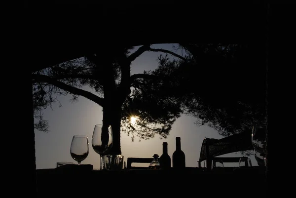 Garden Table Set Glasses Cutlery Sunset — Stock Photo, Image