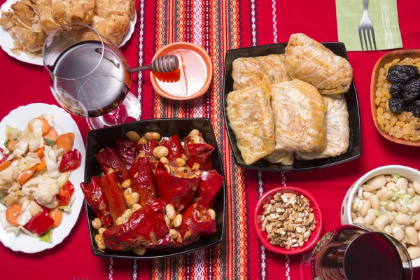 Geleneksel Bulgar Noel tablo ayarı