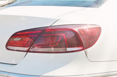 Kırmızı arka ışıklar