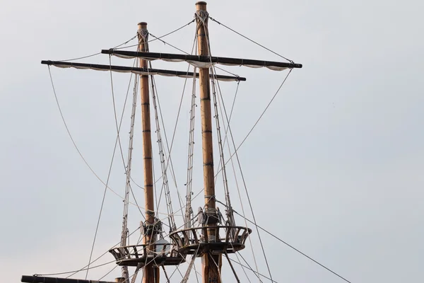 Mast en tuigage op zeilschip — Stockfoto