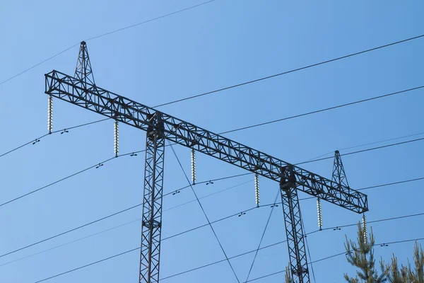 Silhouette en pylône de transport d'électricité haute tension — Photo