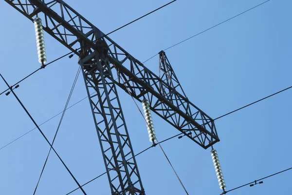 Silhouette en pylône de transport d'électricité haute tension — Photo