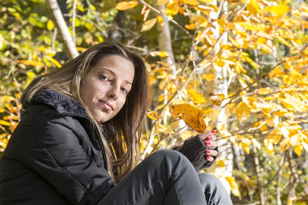 Portrait of a young woman — Stock Photo, Image