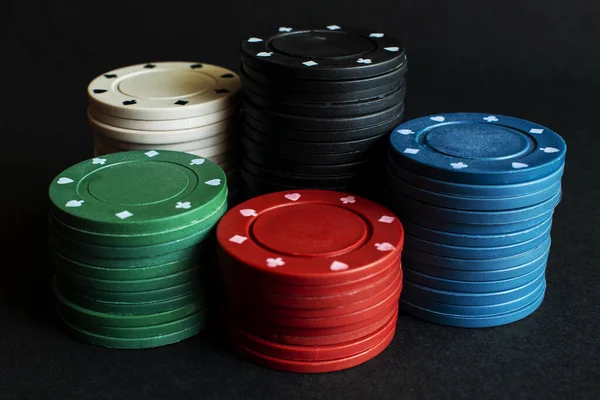 Poker Chips Arranged Color Stand Pile Black Background — Stock Photo, Image