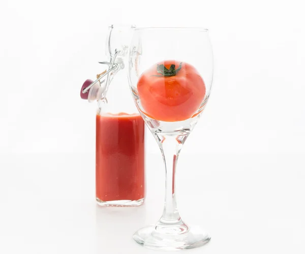 The health and drinking tomato juice. — Stock Photo, Image