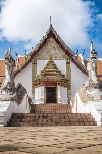 Храм Пхумин построен около 2139 года в Таиланде . — стоковое фото