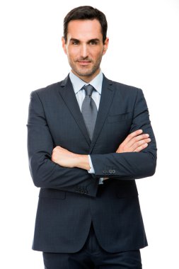 Kameraya ile çapraz silah arayan bir işadamı portresi yarım uzunluk
