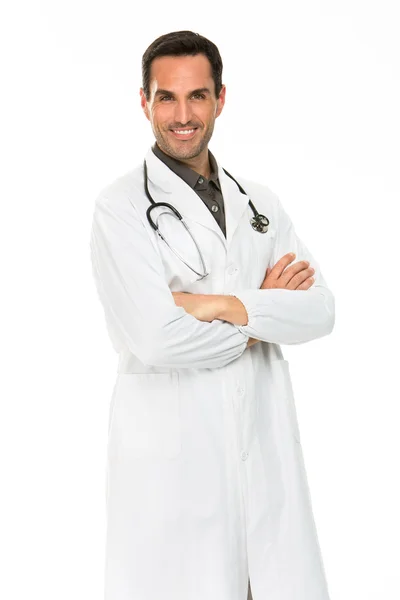 Yarım uzunlukta portraif bir fotoğraf makinesi ile çapraz kollar ve stetoskop gülümseyen bir erkek doktor