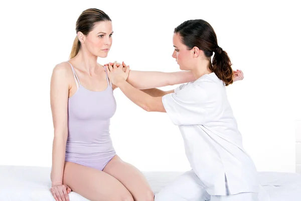 Médico con paciente mujer — Foto de Stock