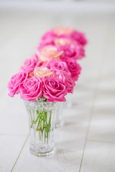 Vaso com rosas — Fotografia de Stock