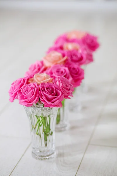 Vaso com rosas — Fotografia de Stock