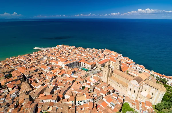 Aerial view of the Cefalu cathedral, Sicily, Italy. — Stock Photo, Image