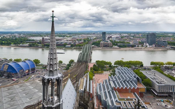 Aerial view of Cologne from the viewpoint of Cologne Cathedral. — Stock Photo, Image