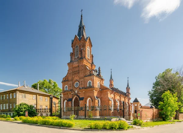 El templo del Santo Rosario de la Santísima Virgen María Iglesia Católica en Vladimir, Rusia — Foto de Stock