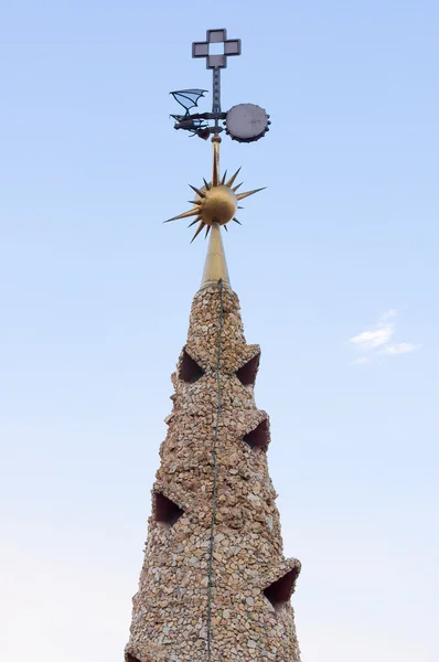 Girouette sur le toit du Palais Guell à Barcelone, Espagne . — Photo