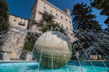 San Marino Cumhuriyeti mermer top Center'da çeşme