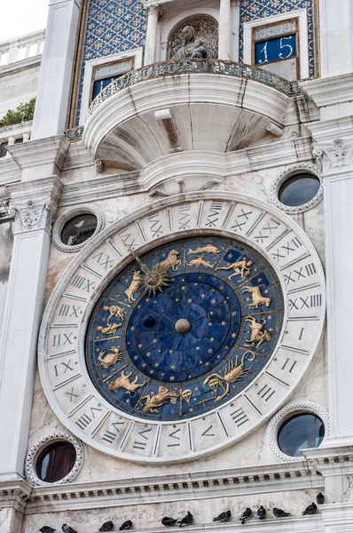 Astrologische klokkentoren details. Piazza San Marco, Venetië, Italië — Stockfoto