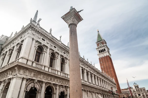 Column San Teodoro, National Library and Campanile di San Marco — Stock Photo, Image