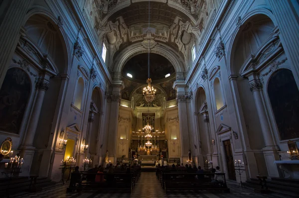 Interior de laSanta Maria del Carmine en Florencia, Italia . — Foto de Stock