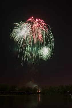 Moskova zafer günü yürüyüşü onuruna güzel havai fişek.