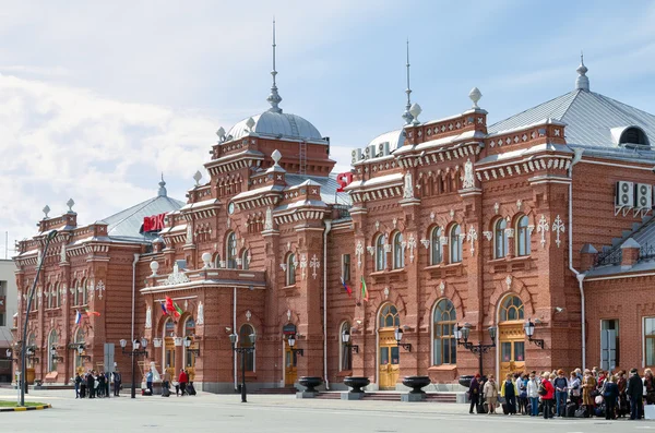 Fachada del edificio principal de la estación de tren en Kazán, Rusia . — Foto de Stock