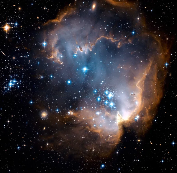 Cúmulo abierto de estrellas ubicadas en la Pequeña Nube de Magallanes . — Foto de Stock