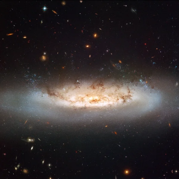 NGC 4522 es una galaxia espiral barrada en la constelación Virgo . — Foto de Stock