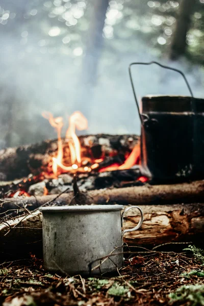 Metal cup and kettle — Stock Photo, Image