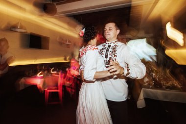 şık gelin ve mutlu damat