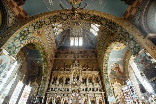 Rico interior de una iglesia — Foto de Stock