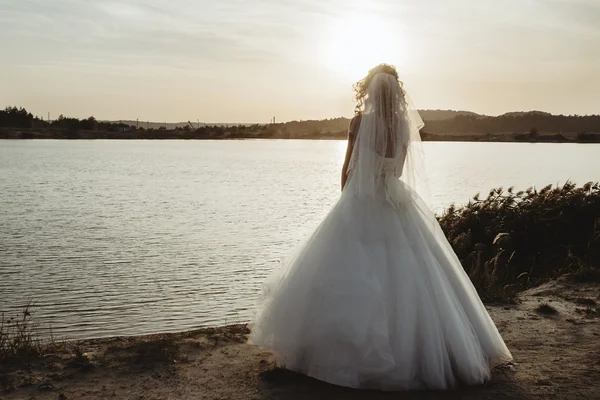Шикарная невеста — стоковое фото