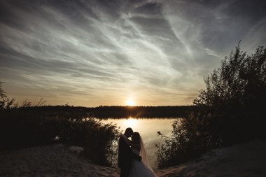 şık gelin ve zarif damat