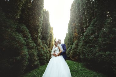 mutlu gelin ve zarif damat