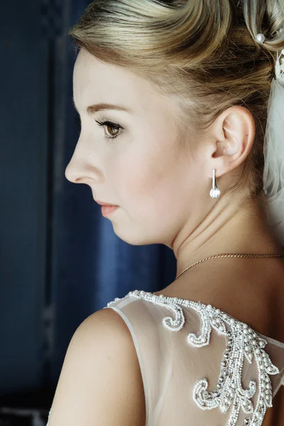 Elegante sposa bionda — Foto Stock